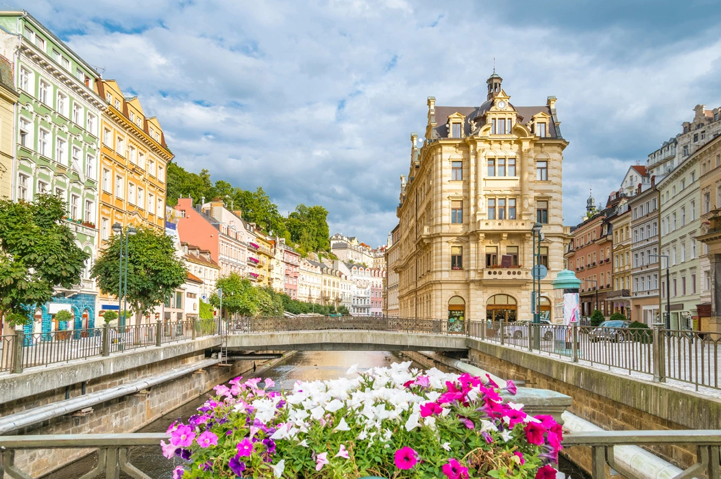 Berlin ve Alpler Trenli Hallstatt ile Bir Orta Avrupa Turu Pegasus ile Kasım Ara Tatil Özel | 7 Gece Konaklamalı | İstanbul Çıkışlı - 2