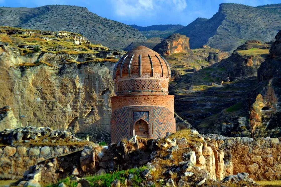Ankara Çıkışlı Trenli Güneydoğu Turu | Diyarbakır – Mardin – Şanlıurfa – Gaziantep