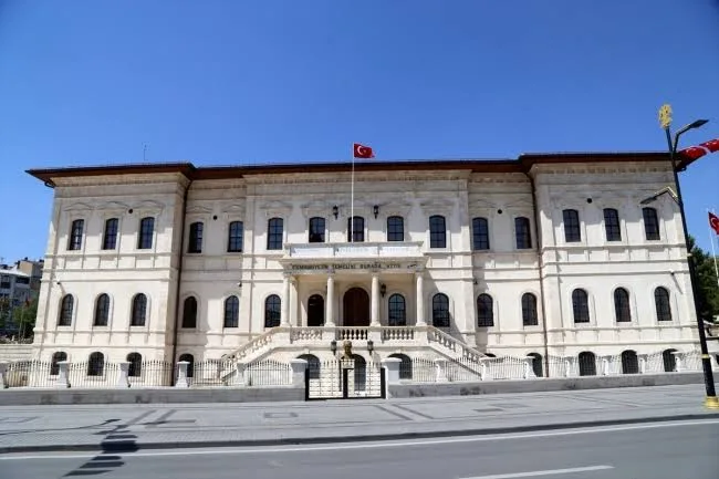 İstanbul Çıkışlı Trenli Divriği – Tunceli – Kemaliye – Elazığ Turu