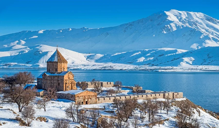 İstanbul Çıkışlı Uçak Gidiş Dönüş | Doğu Ekspresi Turu | Van – Doğubayazıt – Kars – Erzurum