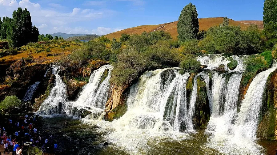 İstanbul Çıkışlı Uçak Gidiş Dönüş | Doğu Ekspresi Turu | Van – Doğubayazıt – Kars – Erzurum