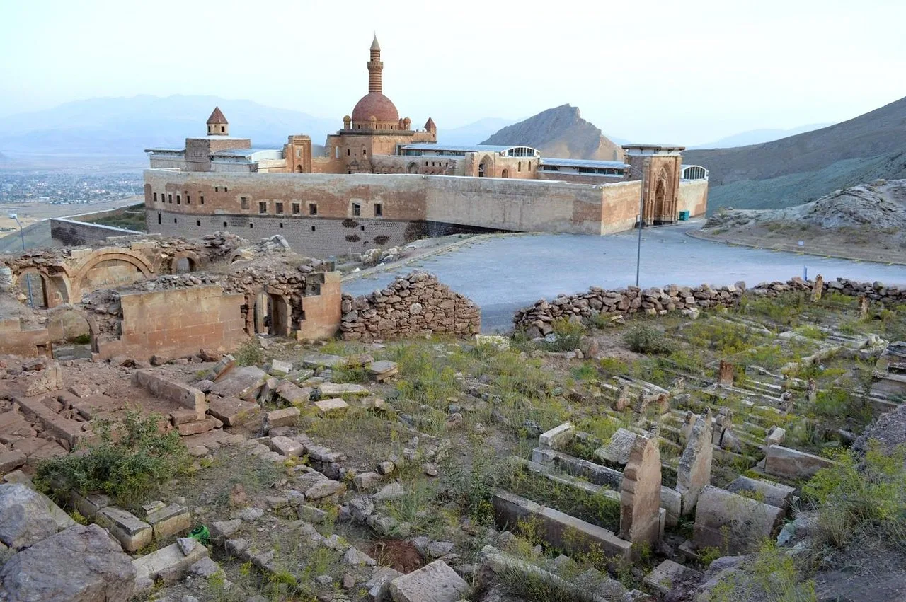 İstanbul Çıkışlı Van Gölü Ekspresi Turu | Bitlis – Van – Doğubeyazıt – Kars – Erzurum