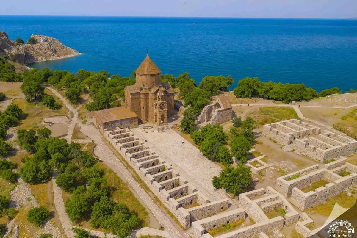 İstanbul Çıkışlı Van Gölü Ekspresi Turu | Bitlis – Van – Doğubeyazıt – Kars – Erzurum